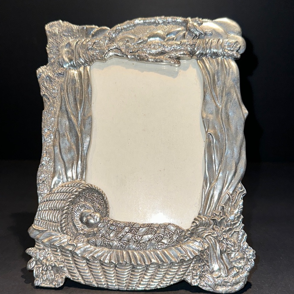 Vtg ROYAL SELANGOR 🌼 Signed 1995 Pewter Frame Musical Plays Hush a bye Baby!